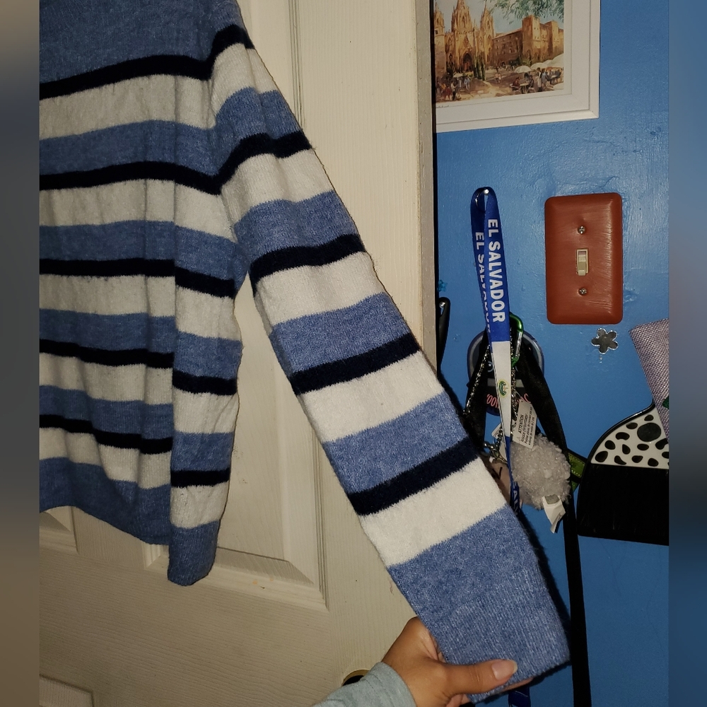 5 for $25 | H&M Crew Neckline Striped Fine Knit Sweater - Picture 7 of 11